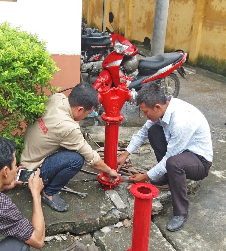 Lắp đặt trụ chữa cháy ngoài trời - Công trình: Nhà máy sản xuất bột nhựa VINACOM 3H – KCN Tiên Sơn, Hoàn Sơn, Bắc Ninh